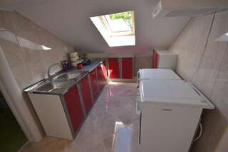 Апартаменты Apartmani Centar Igalo Херцег-Нови Apartment with Sea View - Attic A6-6