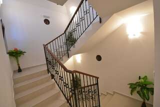 Апартаменты Apartmani Centar Igalo Херцег-Нови Apartment with Sea View and Terrace A1-5